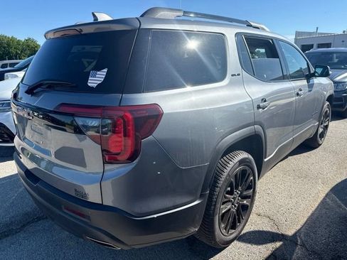 Used 2022 GMC Acadia SLE w/ Driver Convenience Package FWD image 4