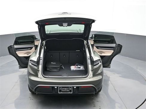 New 2025 Porsche Macan 4S Electric image 29