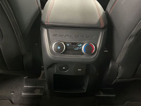 Used 2025 Ford Explorer ST-Line w/ ST-Line Street Pack image 11