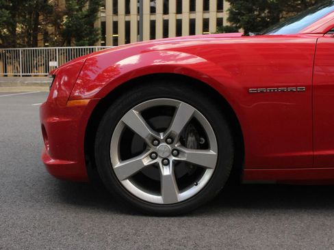 Used 2012 Chevrolet Camaro SS RWD image 11