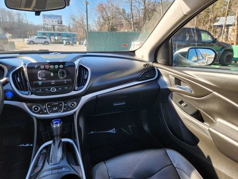 Used 2017 Chevrolet Volt LT w/ Comfort Package image 29