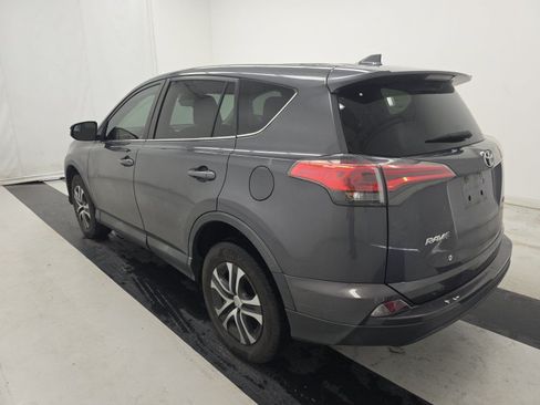 Used 2018 Toyota RAV4 LE FWD image 6