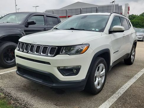 Used 2020 Jeep Compass Latitude w/ Cold Weather Group AWD/4WD image 3