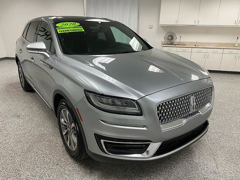 Used 2020 Lincoln Nautilus Reserve image 3