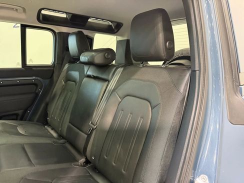 Used 2020 Land Rover Defender 110 SE image 25