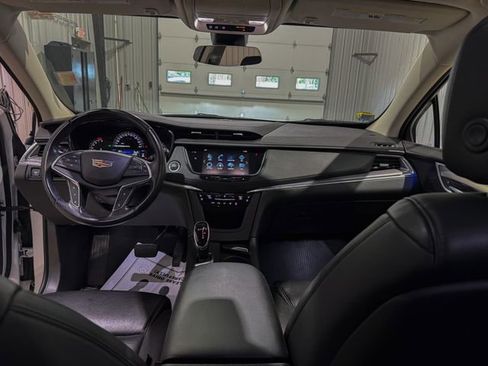 Used 2019 Cadillac XT5 Premium Luxury w/ Driver Assist Package AWD/4WD image 18