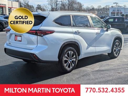 Certified 2024 Toyota Highlander XLE image 4