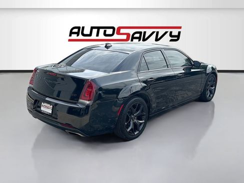 Used 2023 Chrysler 300 Touring w/ Sport Appearance Package RWD image 7