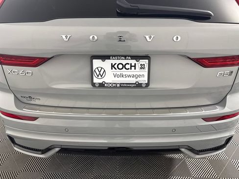 Used 2025 Volvo XC60 B5 Ultra w/ Protection Package Premier AWD/4WD image 18