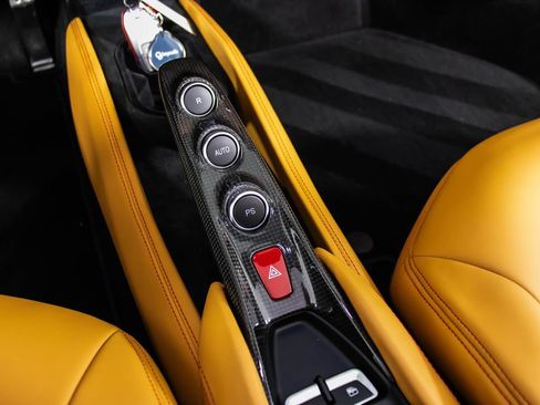 Certified 2023 Ferrari F8 Tributo RWD image 5