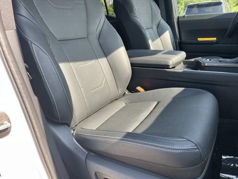 Used 2025 Lexus GX 550 w/ Accessory Package (Z1) AWD/4WD image 29
