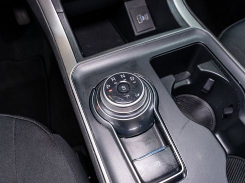 Used 2021 Ford Edge SE image 21