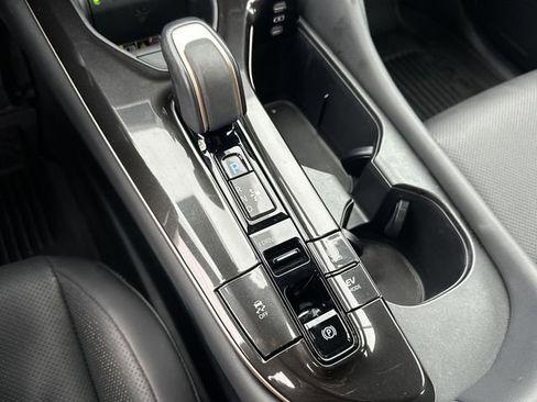 Used 2025 Toyota Crown Signia image 19