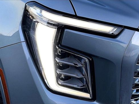 Used 2025 GMC Yukon Denali image 33