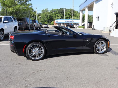 Used 2019 Chevrolet Corvette Stingray Convertible w/ 3LT Preferred Equipment Group RWD image 11