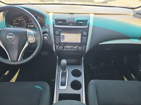 Used 2015 Nissan Altima 2.5 SV w/ Convenience Package FWD image 11