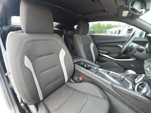 Used 2023 Chevrolet Camaro LT w/ Technology Package image 12