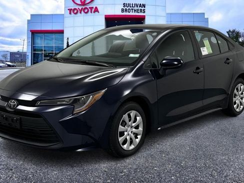 Certified 2024 Toyota Corolla LE image 1