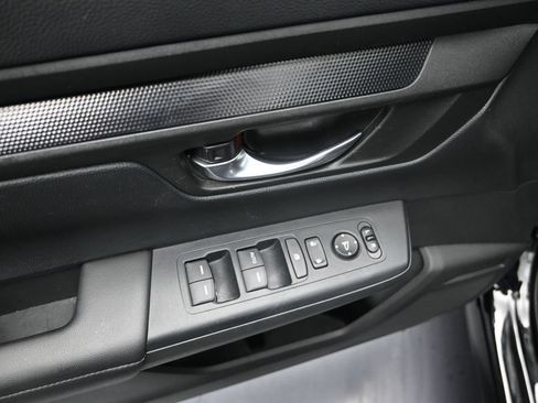 Used 2025 Honda CR-V LX image 10