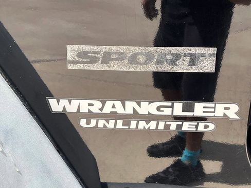 Used 2010 Jeep Wrangler Unlimited Sport w/ PWR Convenience Group image 11