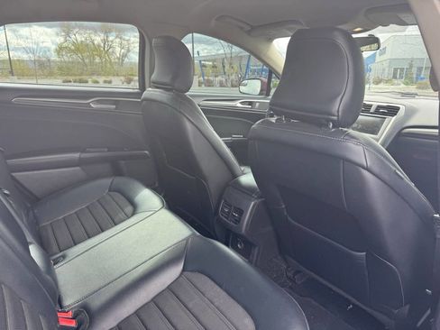 Used 2017 Ford Fusion SE w/ Equipment Group 201A image 15