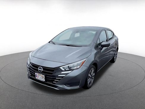Used 2025 Nissan Versa SV image 4