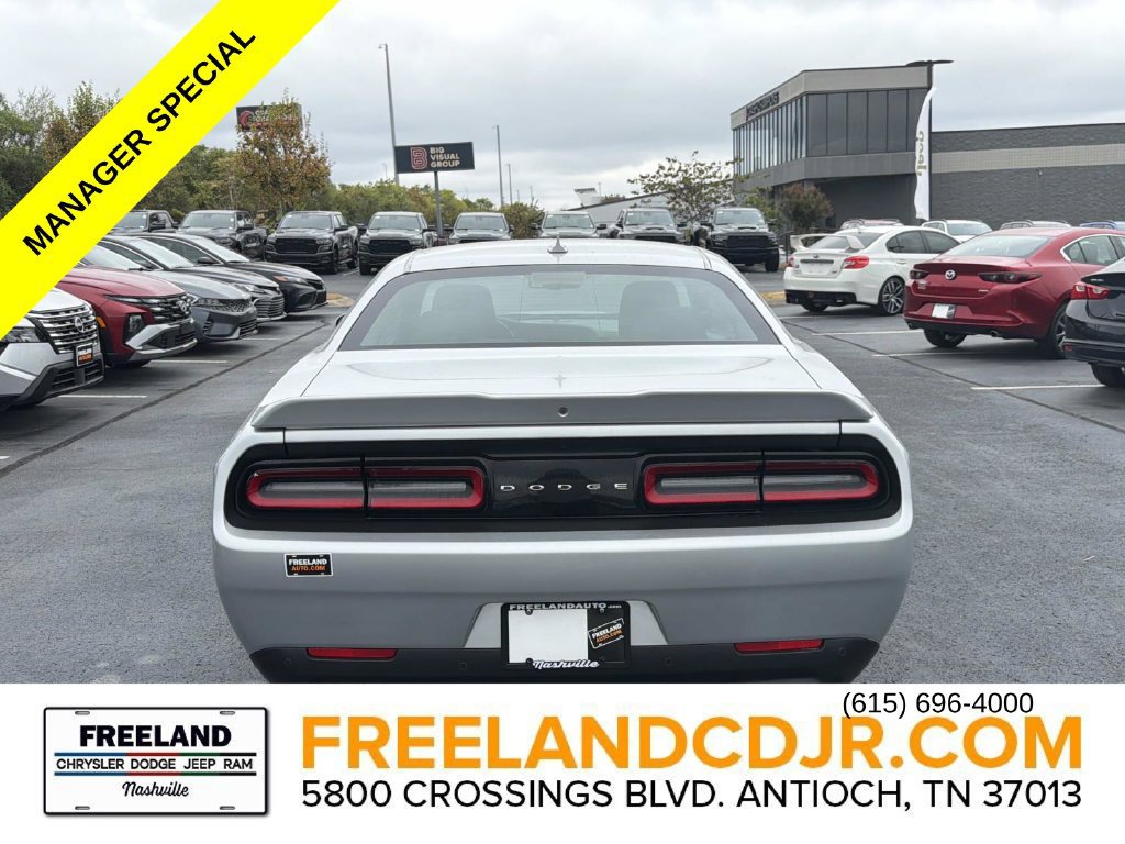 Used 2022 Dodge Challenger R/T RWD image 4