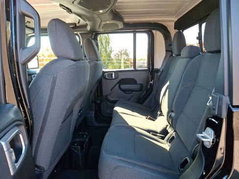 Certified 2024 Jeep Gladiator Sport image 10