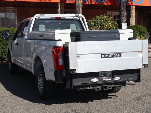 Used 2018 Ford F250 XL w/ Power Equipment Group image 7