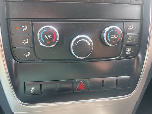 Used 2011 Jeep Grand Cherokee Laredo AWD/4WD image 17