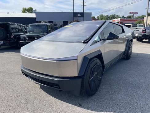 Used 2024 Tesla Cybertruck AWD Crew Cab image 7