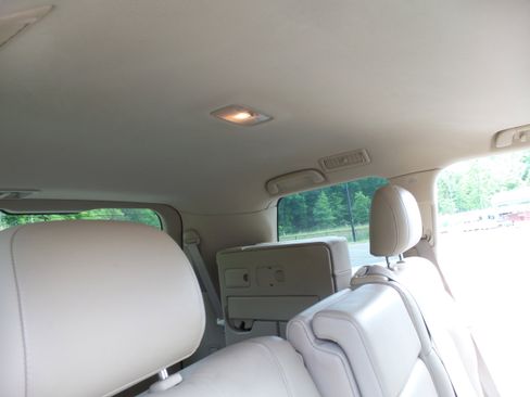 Used 2011 Lexus LX 570 4WD image 49