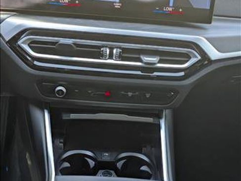 Used 2023 BMW 330i xDrive Sedan w/ Premium Package image 15