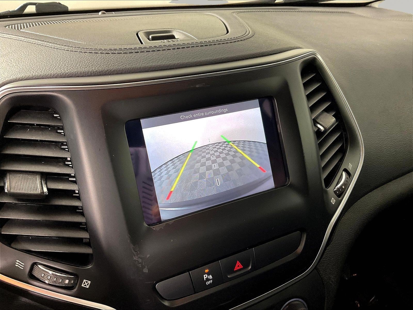 Used 2020 Jeep Cherokee Latitude Plus FWD image 14