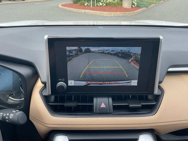 Used 2023 Toyota RAV4 LE AWD/4WD image 19