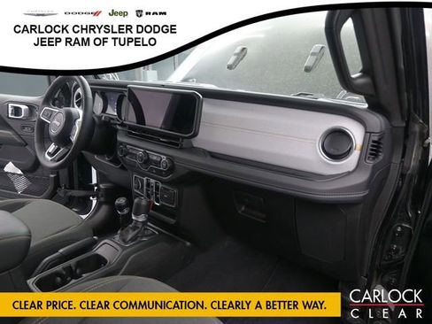 Used 2025 Jeep Wrangler Sahara AWD/4WD image 37