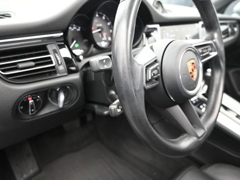 Used 2023 Porsche Macan AWD/4WD image 12