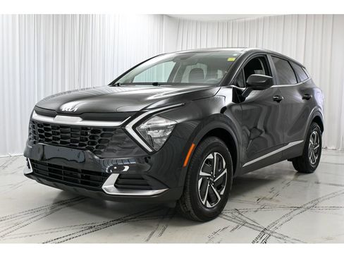 Used 2023 Kia Sportage LX image 4