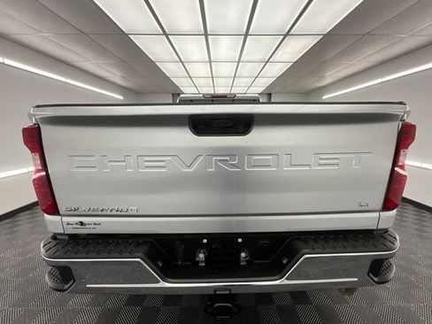 Used 2022 Chevrolet Silverado 3500 LT AWD/4WD image 19