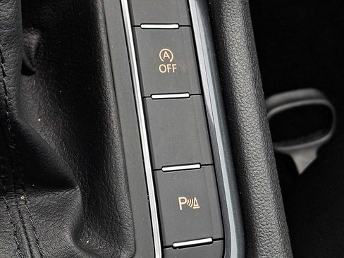 Used 2020 Volkswagen Tiguan SEL AWD/4WD image 21