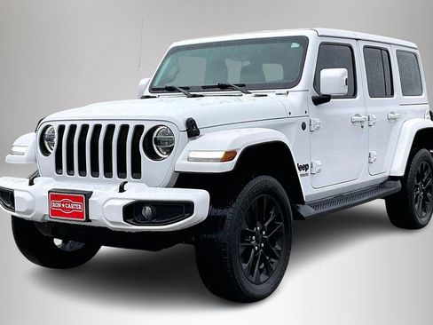 Used 2020 Jeep Wrangler Unlimited Sahara image 2