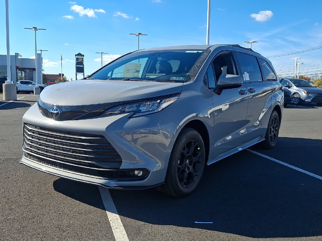 New 2026 Toyota Sienna XLE Woodland Edition AWD/4WD image 3