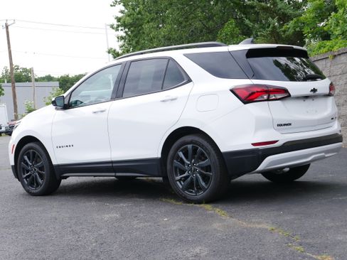 Used 2023 Chevrolet Equinox RS AWD/4WD image 4