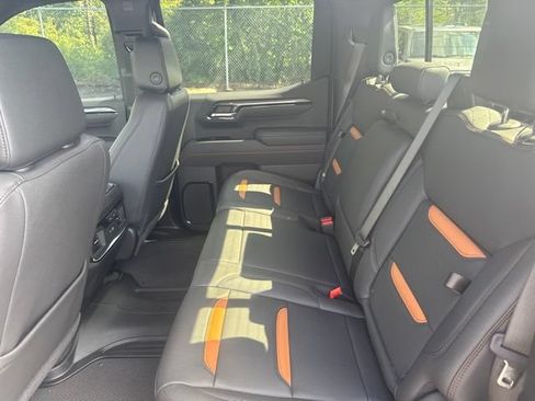 Used 2025 GMC Sierra 1500 AT4 w/ AT4 Premium Package AWD/4WD image 9