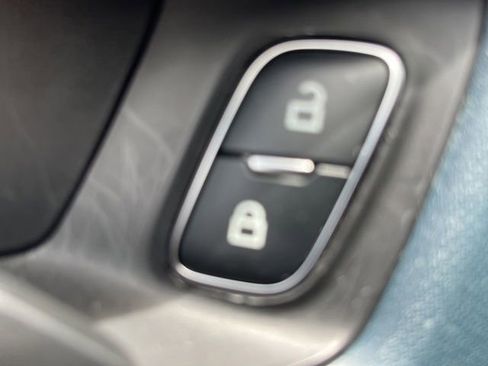 Used 2025 Ford Maverick XL FWD image 12
