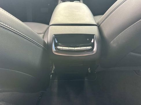 Certified 2025 Cadillac XT6 Luxury image 16