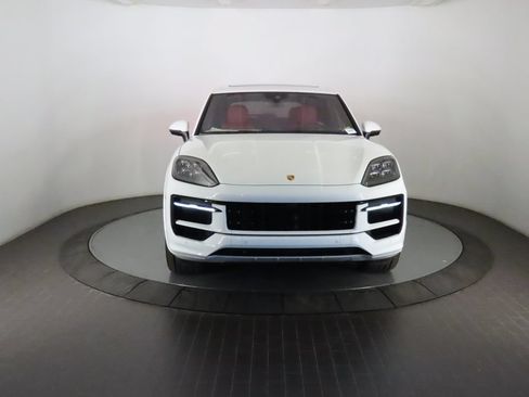 Certified 2025 Porsche Cayenne S AWD/4WD image 10