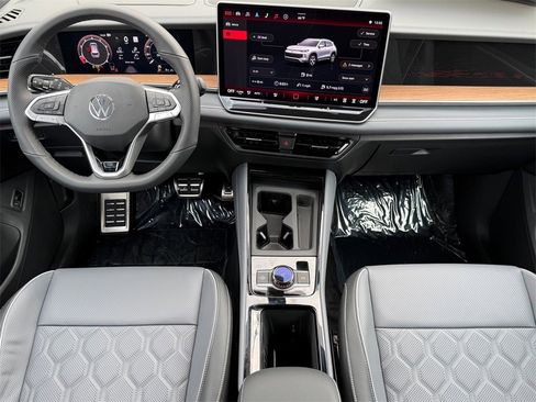 New 2026 Volkswagen Tiguan SEL R-Line image 23