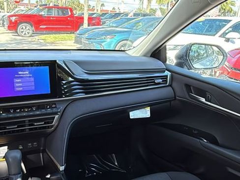 Used 2025 Toyota Camry LE w/ Convenience Package image 15