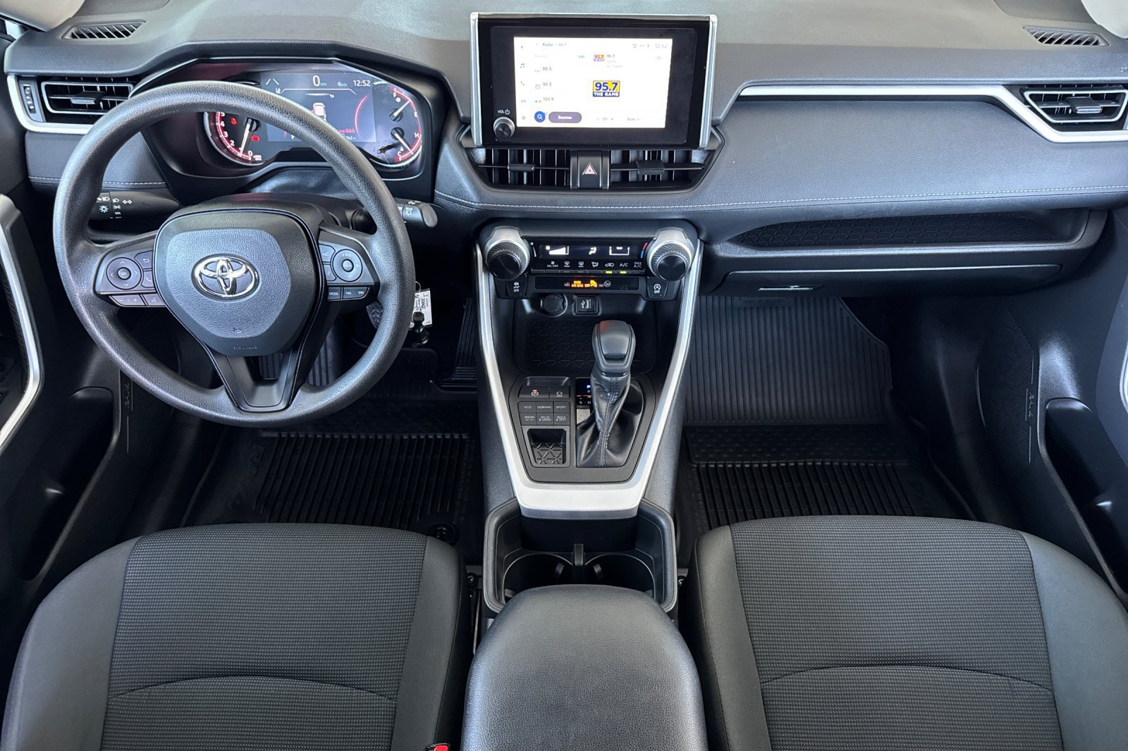 Certified 2023 Toyota RAV4 LE AWD/4WD image 5